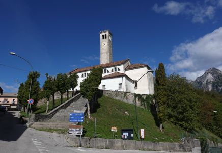 Kostel v Bolzano Bellunese